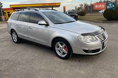 Універсал Volkswagen Passat 2010 в 