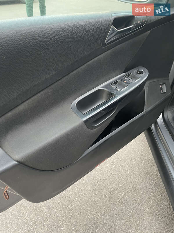 Универсал Volkswagen Passat 2006 в Мироновке