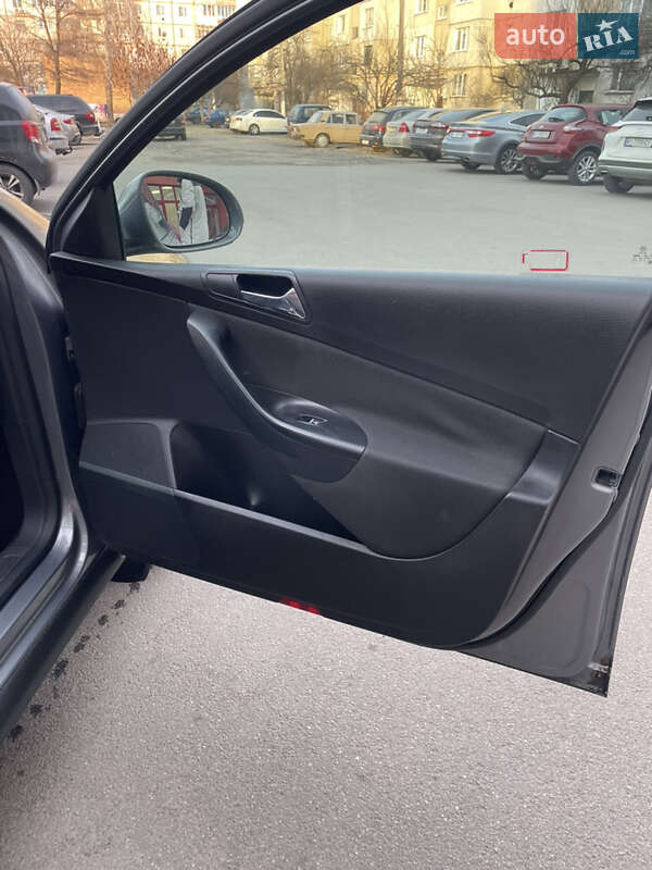 Универсал Volkswagen Passat 2006 в Мироновке