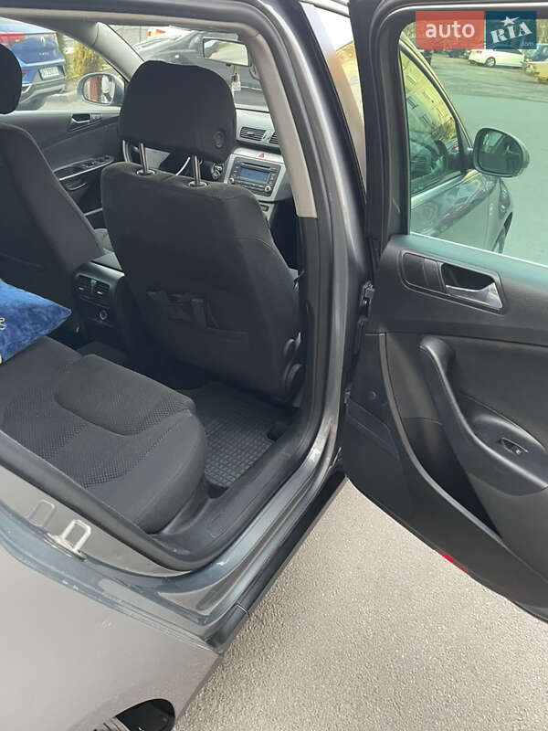 Универсал Volkswagen Passat 2006 в Мироновке