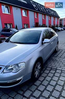 Седан Volkswagen Passat 2005 в Луцьку