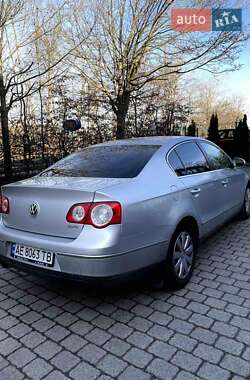 Седан Volkswagen Passat 2005 в Луцьку