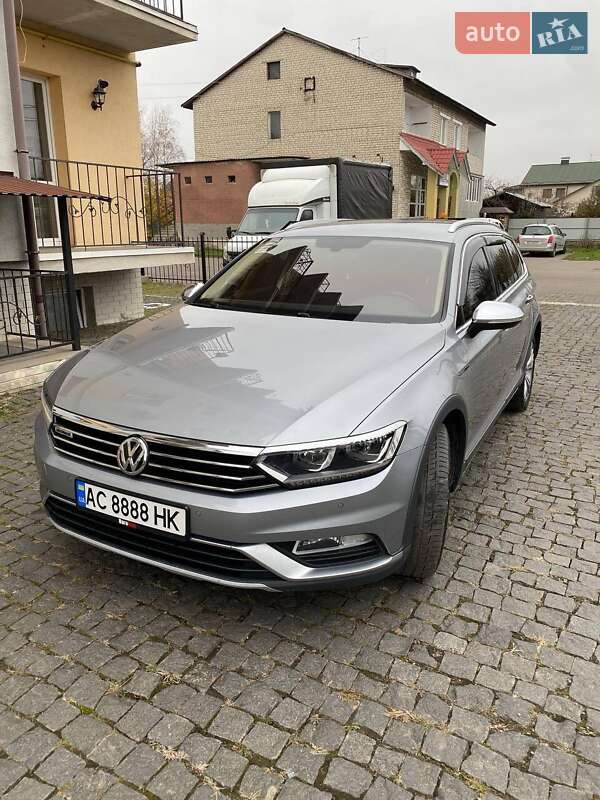 Универсал Volkswagen Passat 2017 в Нововолынске