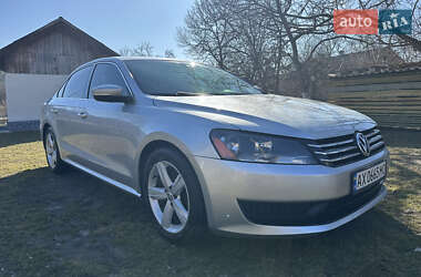 Седан Volkswagen Passat 2012 в Золочеві