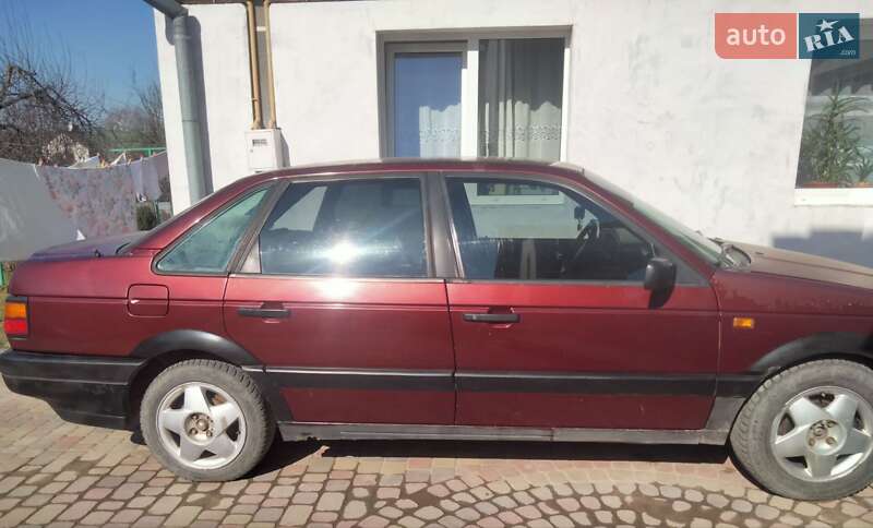 Седан Volkswagen Passat 1991 в Львові