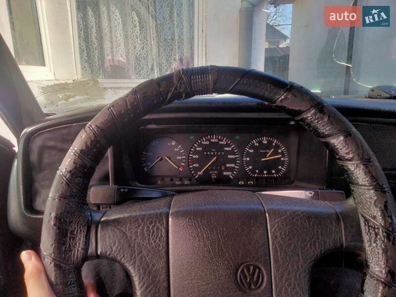 Седан Volkswagen Passat 1991 в Львові