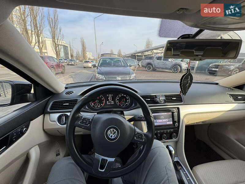 Седан Volkswagen Passat 2013 в Києві фото 19 Седан Volkswagen Passat 2013 в Києві