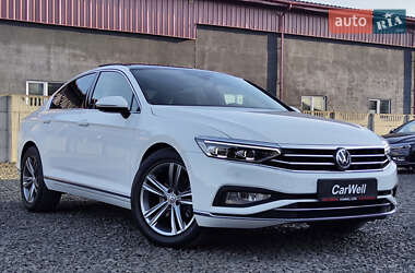 Седан Volkswagen Passat 2020 в Луцьку