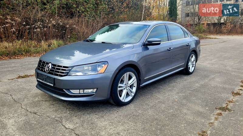 Седан Volkswagen Passat 2013 в Львове