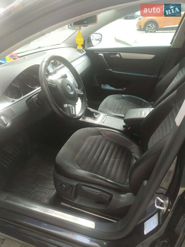 Універсал Volkswagen Passat 2011 в Івано-Франківську