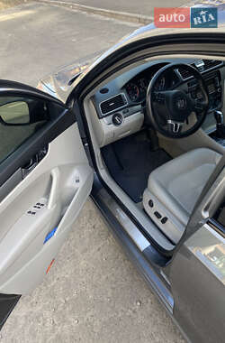 Седан Volkswagen Passat 2013 в Киеве