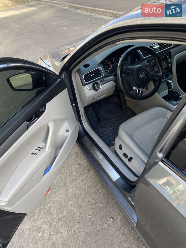 Седан Volkswagen Passat 2013 в Киеве