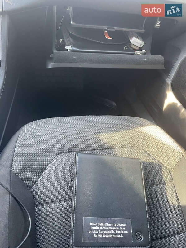 Универсал Volkswagen Passat 2011 в Хусте