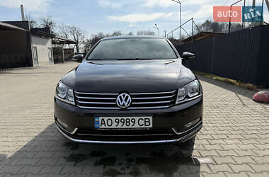 Седан Volkswagen Passat 2011 в Иршаве