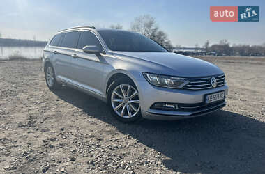 Універсал Volkswagen Passat 2016 в Дніпрі