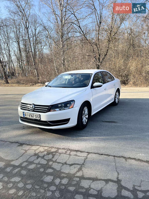 Седан Volkswagen Passat 2011 в 