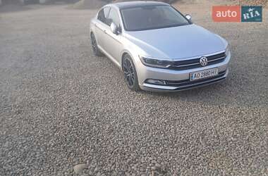 Седан Volkswagen Passat 2015 в Тячеві