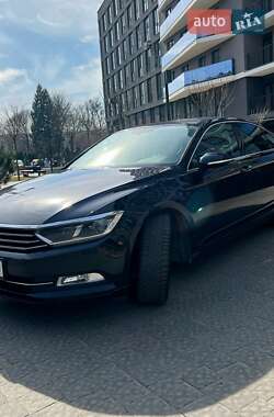Седан Volkswagen Passat 2015 в 