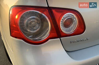 Седан Volkswagen Passat 2010 в 