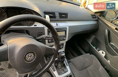 Седан Volkswagen Passat 2010 в 