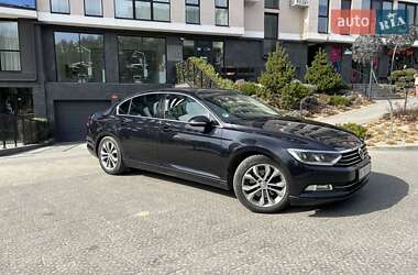 Седан Volkswagen Passat 2015 в 