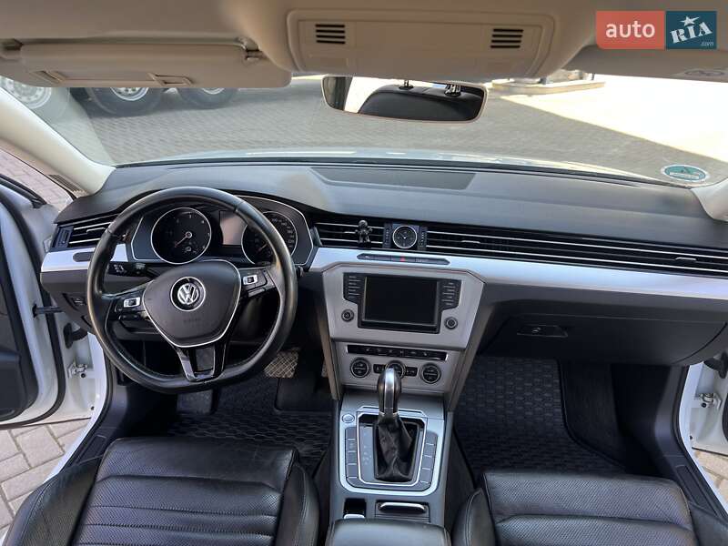 Універсал Volkswagen Passat 2015 в Самборі