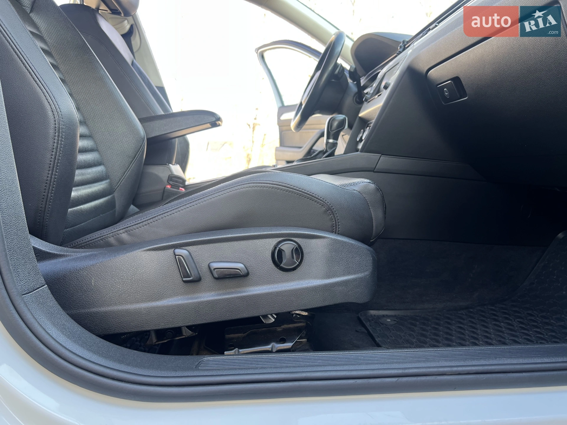 2015 Volkswagen Passat - мініатюра 24