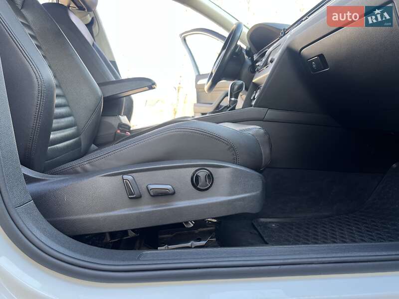 Універсал Volkswagen Passat 2015 в Самборі