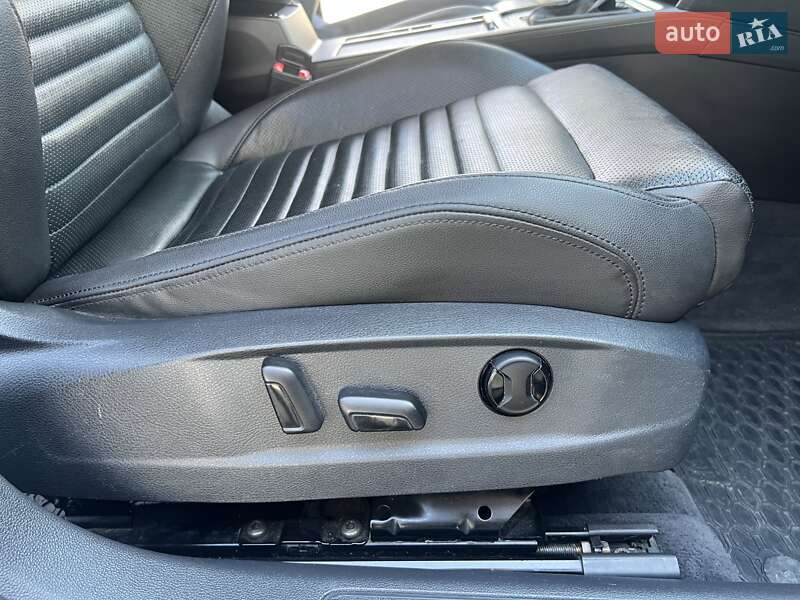 Універсал Volkswagen Passat 2015 в Самборі
