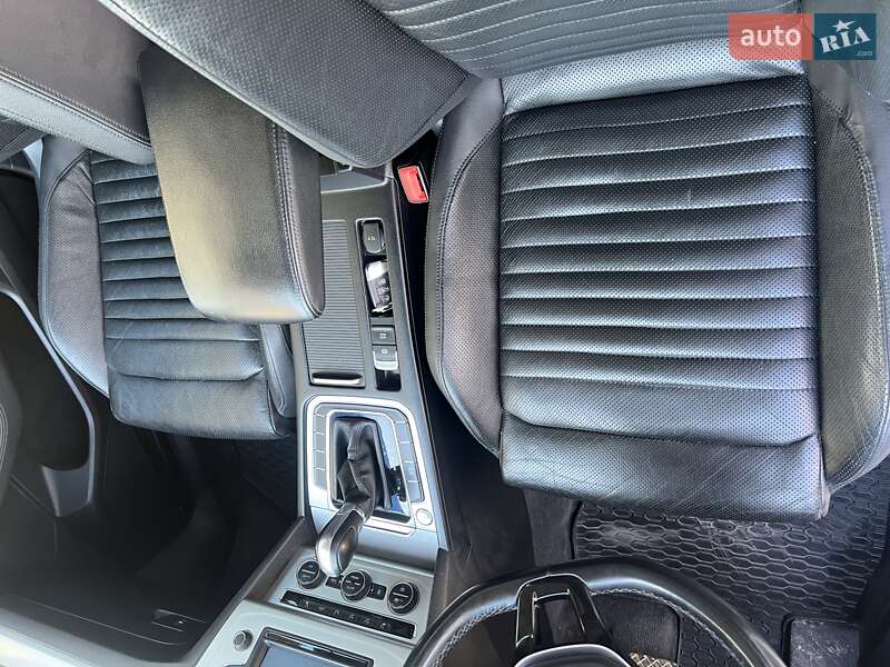 Універсал Volkswagen Passat 2015 в Самборі