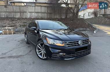 Седан Volkswagen Passat 2017 в Киеве