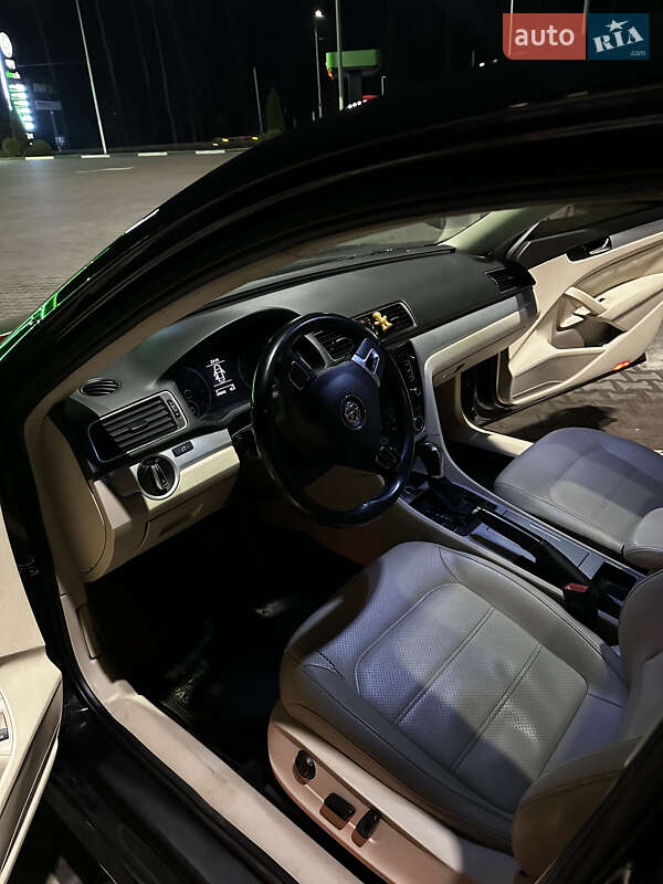 Седан Volkswagen Passat 2012 в Києві