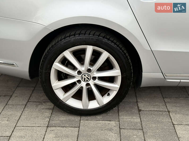 Універсал Volkswagen Passat 2012 в Тячеві
