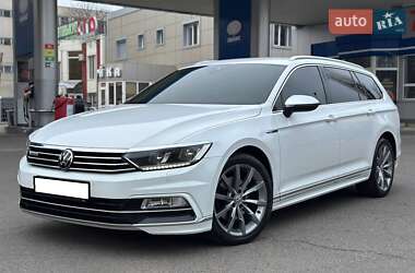 Универсал Volkswagen Passat 2017 в Одессе