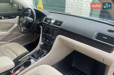 Седан Volkswagen Passat 2014 в 