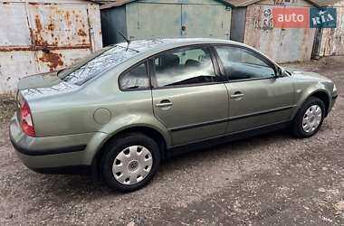 Седан Volkswagen Passat 2003 в Одесі