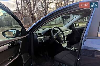 Седан Volkswagen Passat 2012 в Каменском