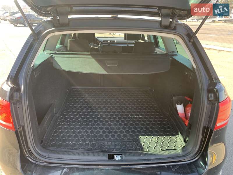 Универсал Volkswagen Passat 2012 в Киеве