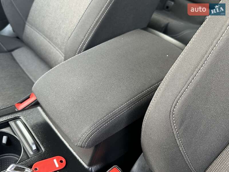 Універсал Volkswagen Passat 2017 в Рівному