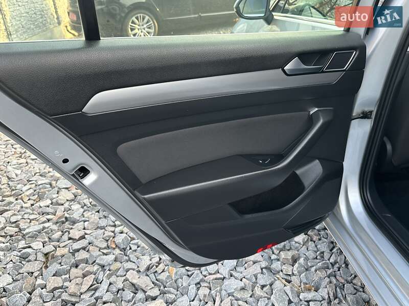 Універсал Volkswagen Passat 2017 в Рівному