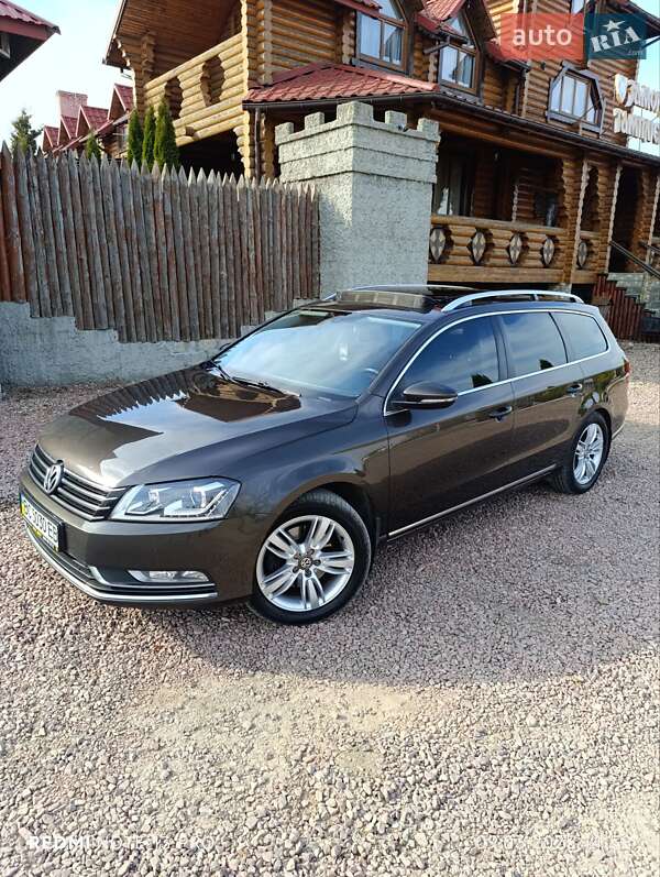 Універсал Volkswagen Passat 2012 в Самборі
