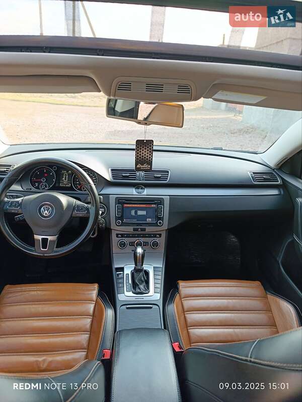 Універсал Volkswagen Passat 2012 в Самборі