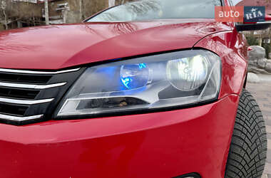 Универсал Volkswagen Passat 2011 в 