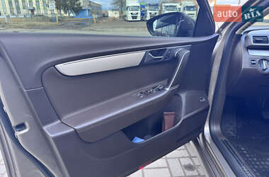 Седан Volkswagen Passat 2011 в 