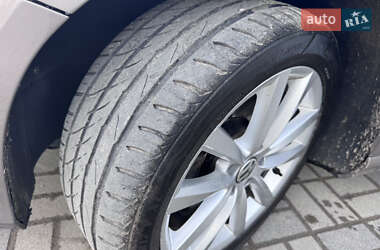 Седан Volkswagen Passat 2011 в 