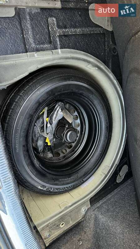 Седан Volkswagen Passat 2001 в Дніпрі