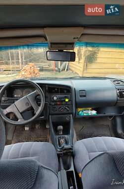 Седан Volkswagen Passat 1989 в 