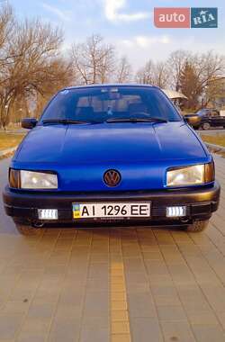 Седан Volkswagen Passat 1990 в Чечельнику