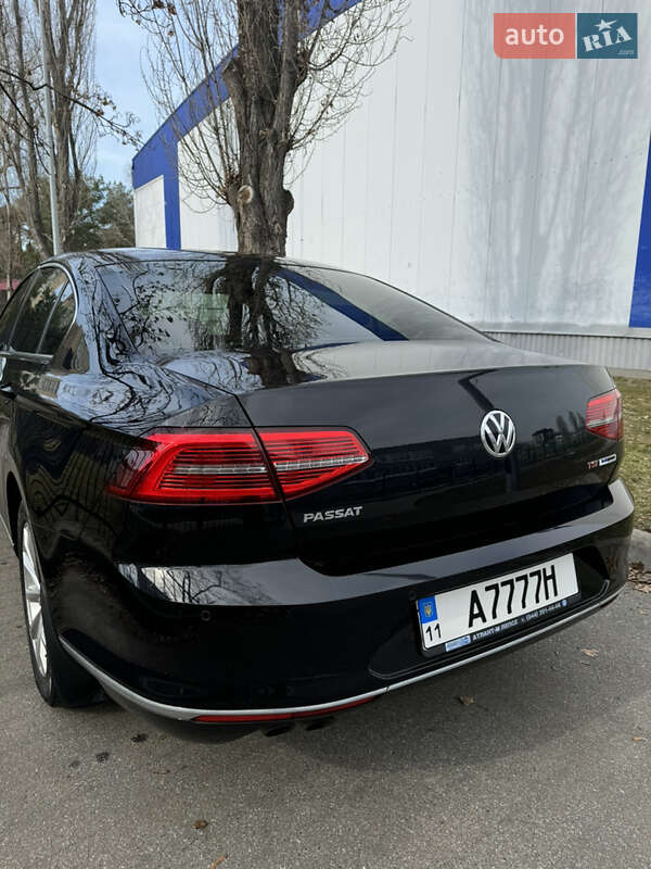Седан Volkswagen Passat 2017 в Киеве