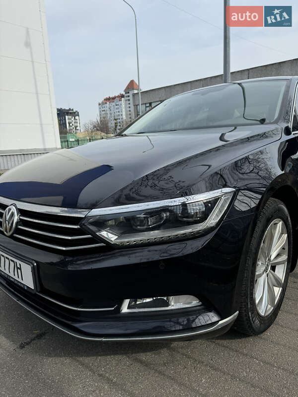 Седан Volkswagen Passat 2017 в Киеве